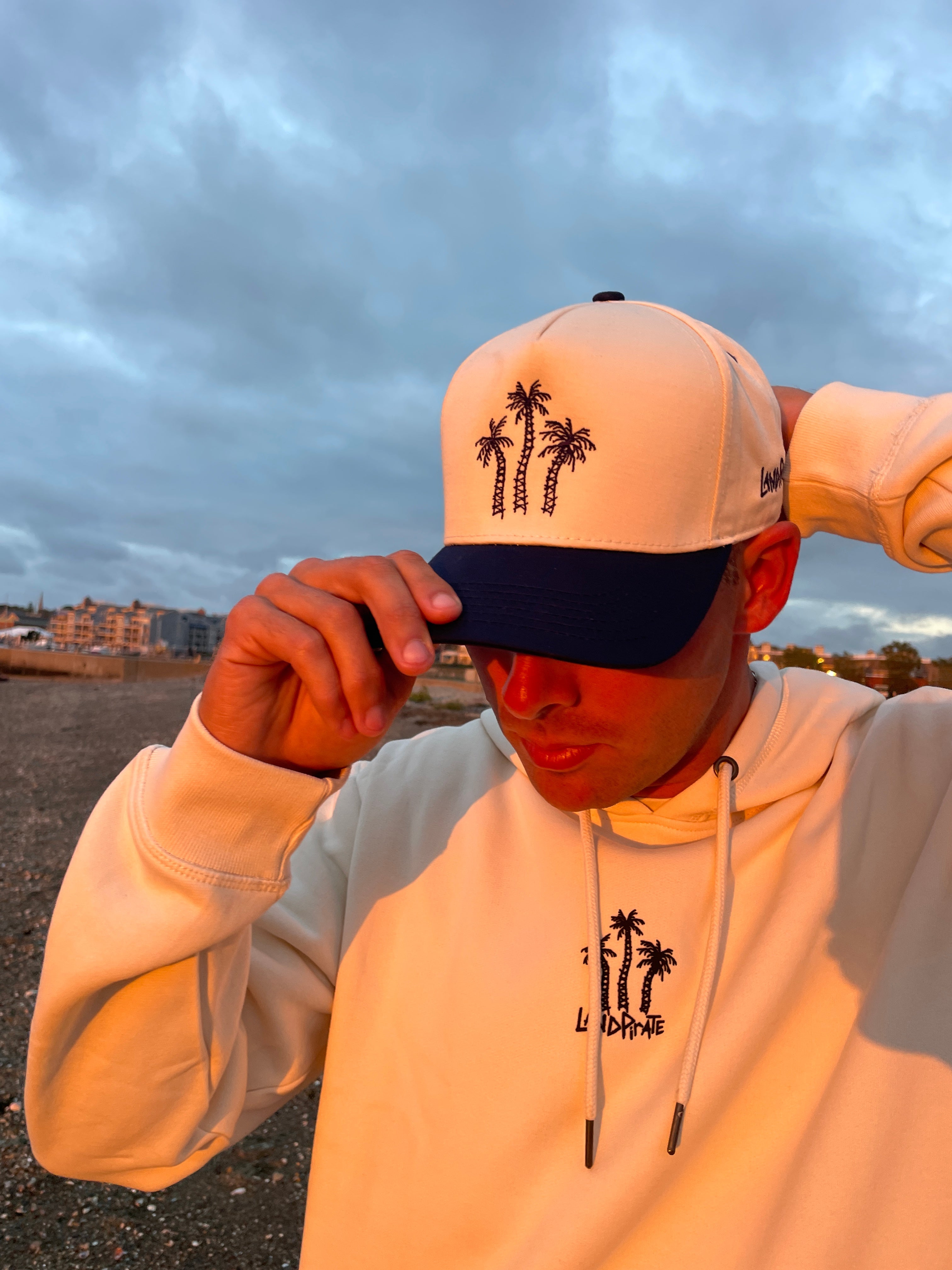 Hats Land Pirate Sneaky Puppy